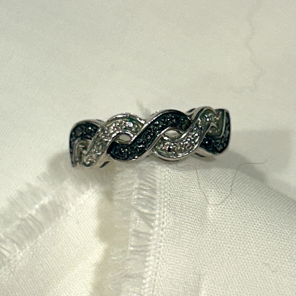 Silver and black ring  Pave ring vintage